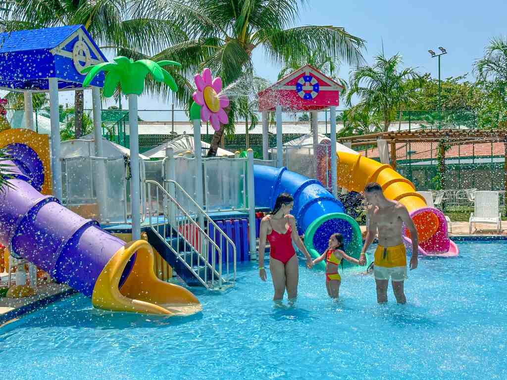 parque aquático em resort representando se Maragogi em agosto vale a pena