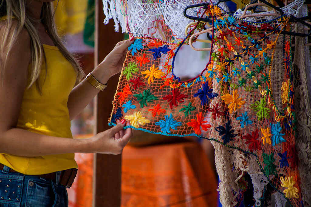 Feira de Artesanato em Pajuçara, um dos principais pontos turísticos de Maceió