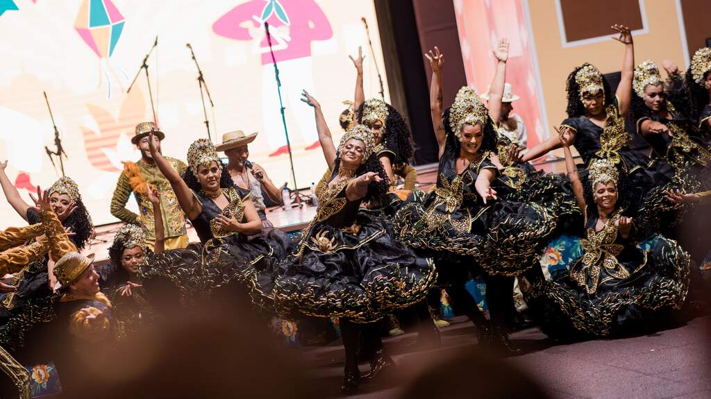 dançarinas em festa junina em Alagoas