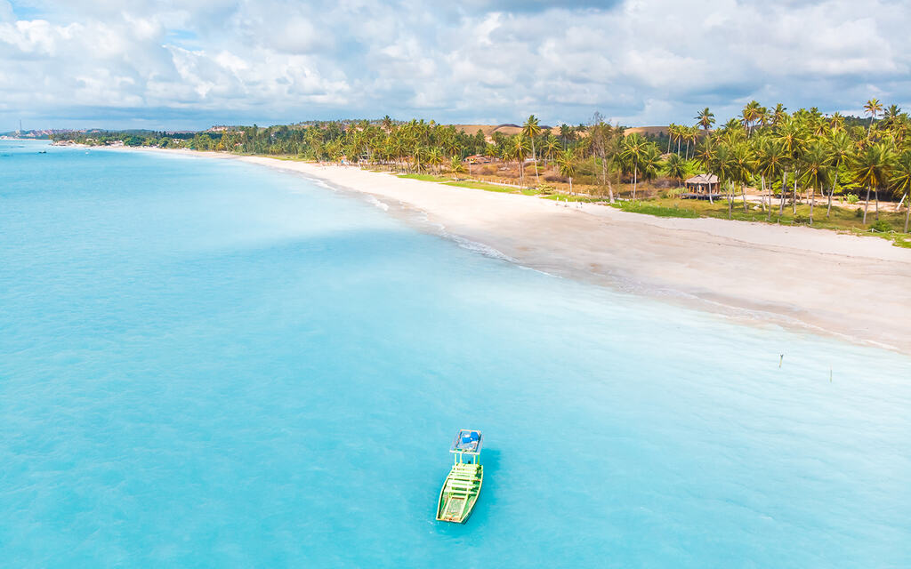 praia em Alagoas, um dos lugares paradisíacos no Brasil