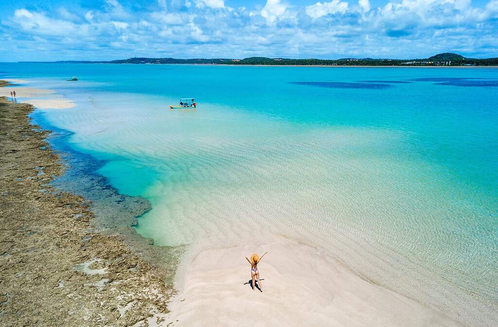 praia em Japaratinga, um dos lugares paradisíacos no Brasil